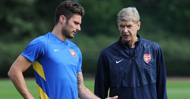 Olivier Giroud tiết lộ lý do Arsenal hụt hơi ở Premier League